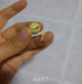 Make Chicken soup with white fruit step 2