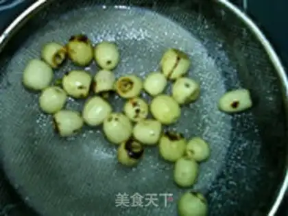 Make Red and white lotus step 3