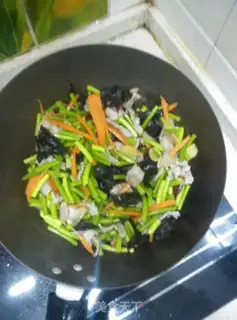 Make Garlic mussels step 8