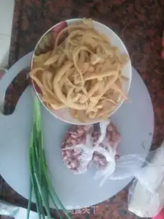 Make Roach and peanuts step 0