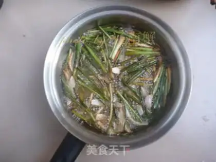 Make Onion oil step 4