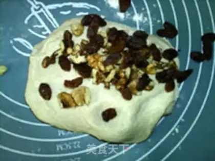 Make pecan raisin bread step 11