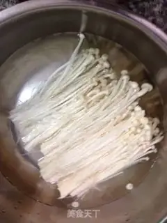 Make Bacon pins and mushrooms step 0