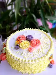 Make Little fresh flower cake step 7