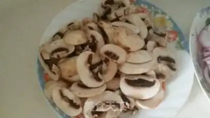 Make Seafood and winter noodles step 1