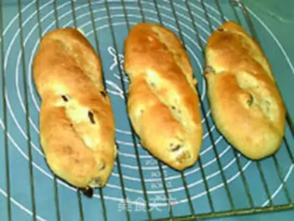 Make pecan raisin bread step 23