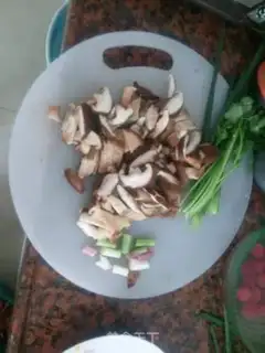 Make Sour sauerkraut mushroom soup step 3
