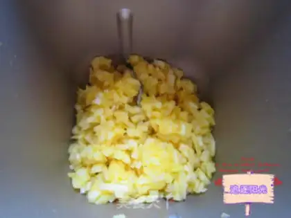 Make Pineapple jam step 1