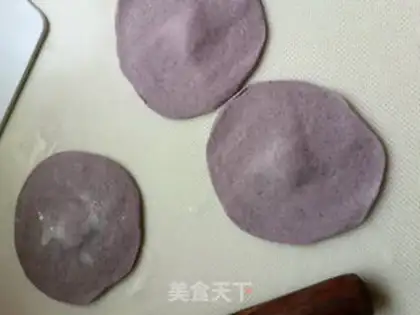 Make Pyramid meat buns step 7