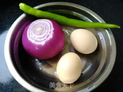 Make Onion fried eggs step 0