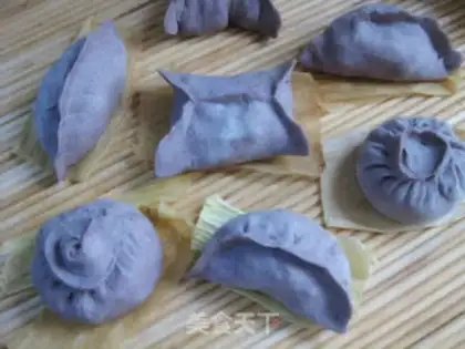 Make Pyramid meat buns step 10