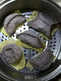Make Pyramid meat buns step 11
