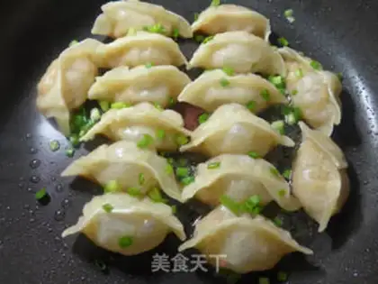 Make Onion pork pot sticker step 12