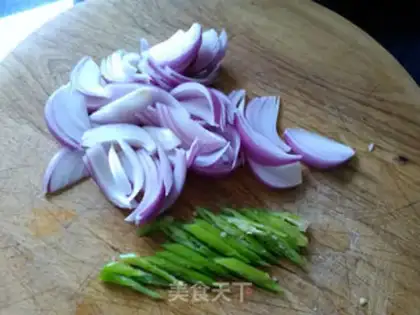 Make Onion fried eggs step 2
