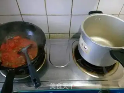 Make Tomato beef soup step 1
