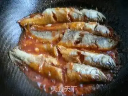 Make Garlic yellowfish step 4