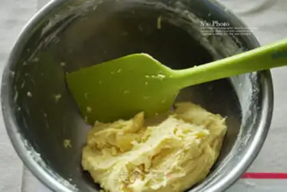 Make Homemade pineapple bun step 8