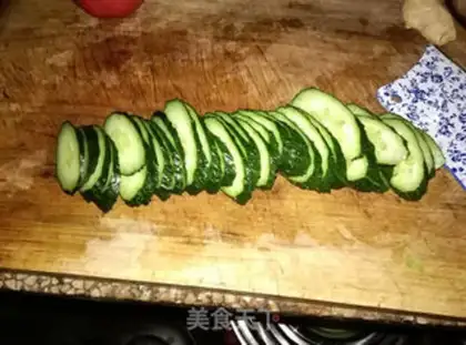 Make Tomato egg cucumber step 0
