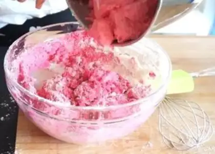 Make Macalon ice cream sandwich step 2