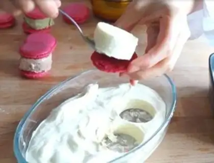 Make Macalon ice cream sandwich step 7