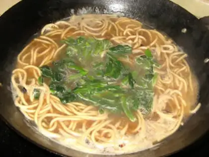 Make Spinach hot noodles step 10