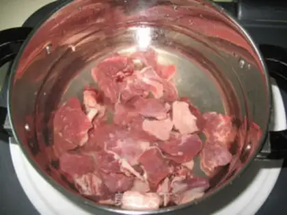 Make Curry beef potatoes step 1