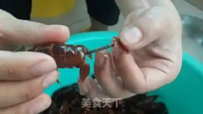 Make Spicy lobster step 1