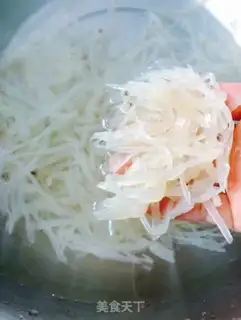 Make # Scrambling seafood # step 1