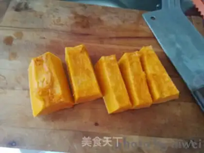 Make Pumpkin embroidery bean buns step 0