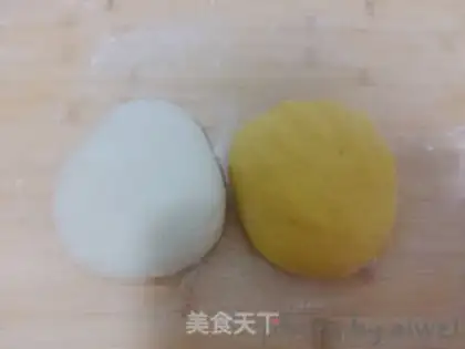 Make Pumpkin embroidery bean buns step 4