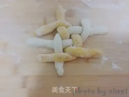 Make Pumpkin embroidery bean buns step 11