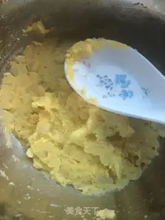 Make Mashed milk and eggs and potatoes step 2