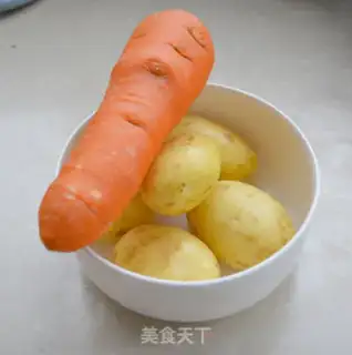 Make Red chicken and potatoes step 0