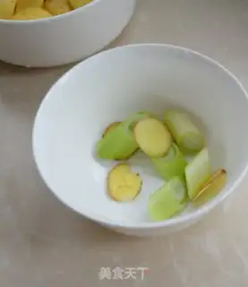 Make Red chicken and potatoes step 2