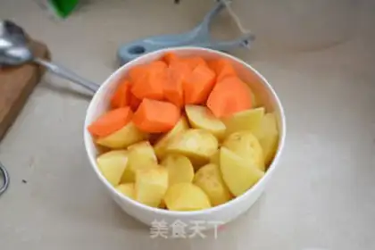 Make Red chicken and potatoes step 3