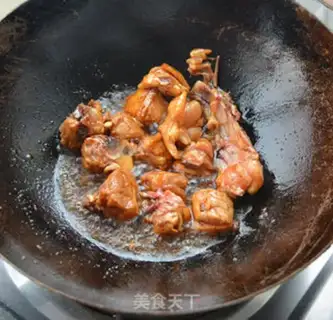 Make Red chicken and potatoes step 5