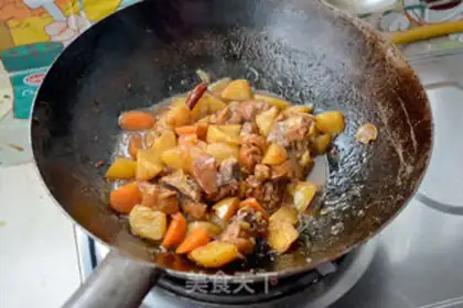 Make Red chicken and potatoes step 8