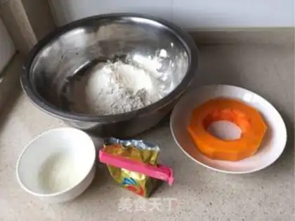 Make Pumpkin rose buns step 0