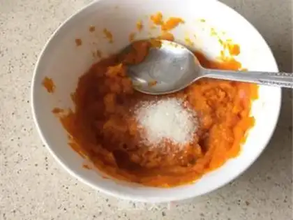 Make Pumpkin rose buns step 2