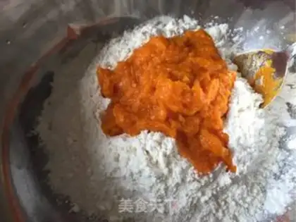 Make Pumpkin rose buns step 4