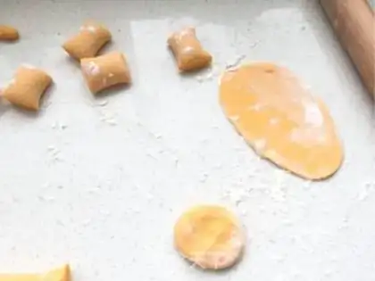 Make Pumpkin rose buns step 8