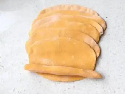 Make Pumpkin rose buns step 9