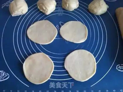 Make Rose bread step 3
