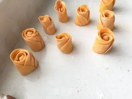Make Pumpkin rose buns step 13