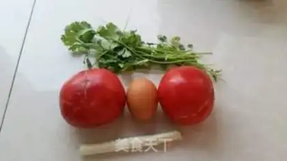 Make Tomatoes, eggnut soup step 0