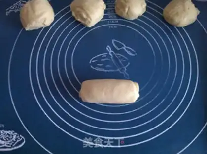 Make Rose bread step 5