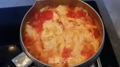 Make Tomatoes, eggnut soup step 5