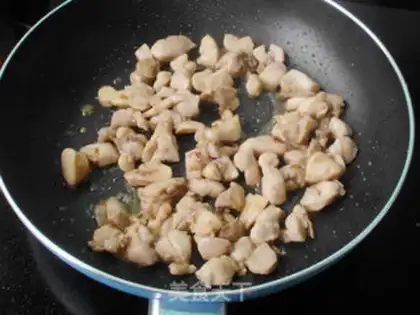 Make BBQ CHICKEN WALNUT PIZZA step 5