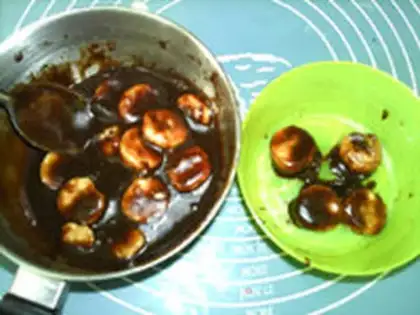 Make Banana taffy doughnuts step 19