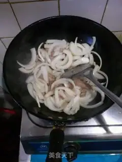Make Onion fried meat step 1